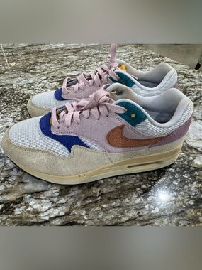 Nike Air Max 1 Sneakers